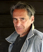 Laden Sie das Bild in den Galerie-Viewer, Larry Beinhart: Crime